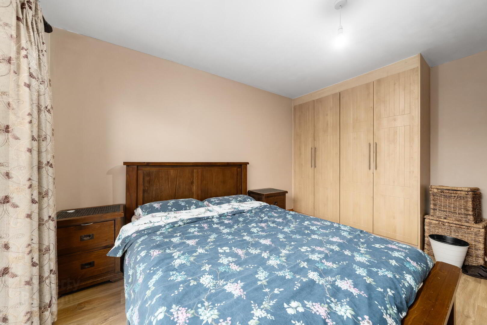 2 Castlegate Drive 24 of 36