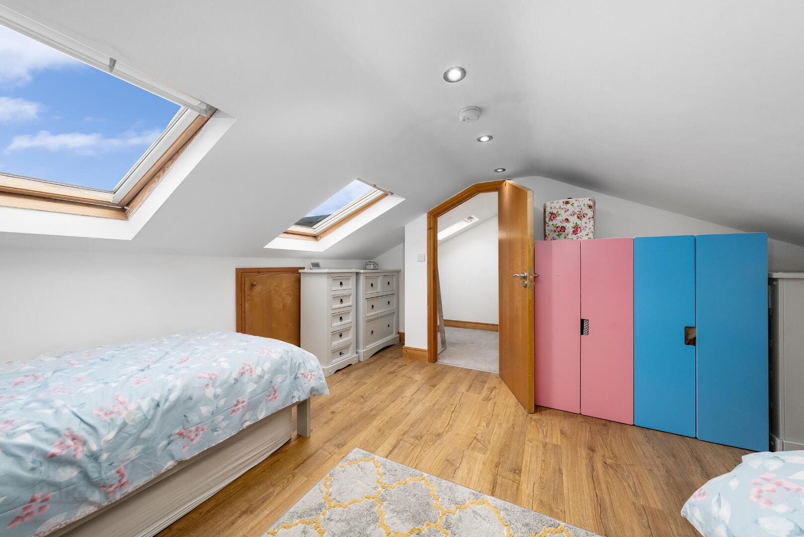 2 Castlegate Drive 27 of 36
