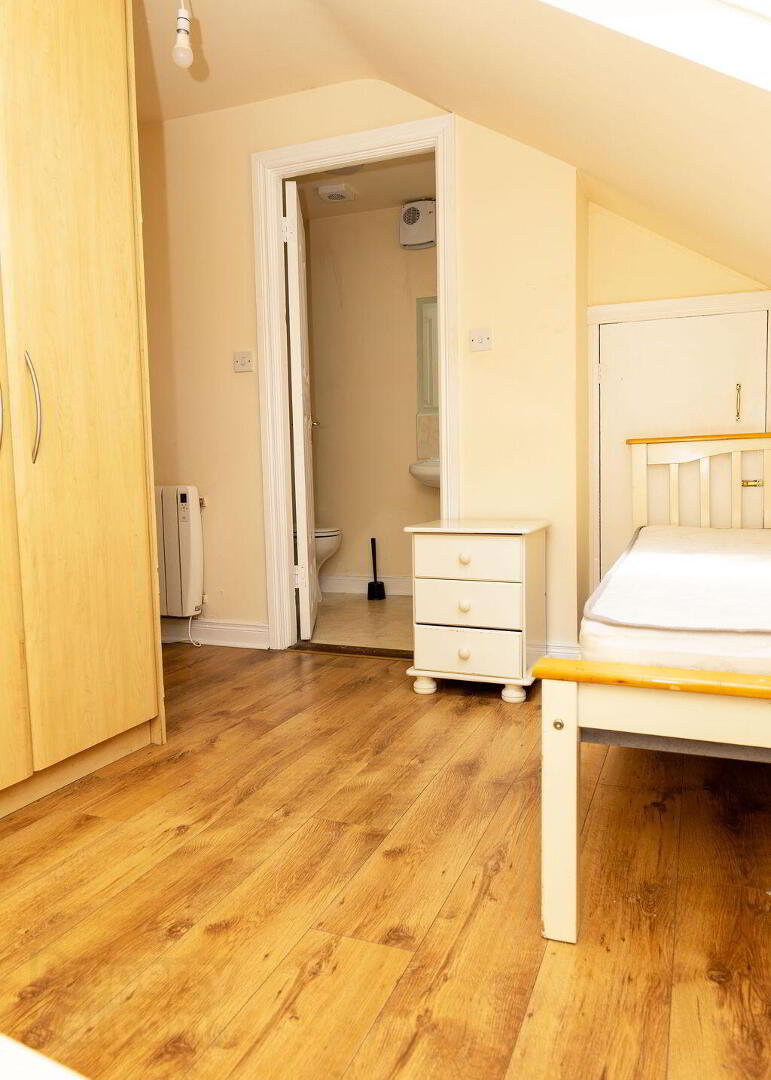2 Fagans Lane 15 of 16