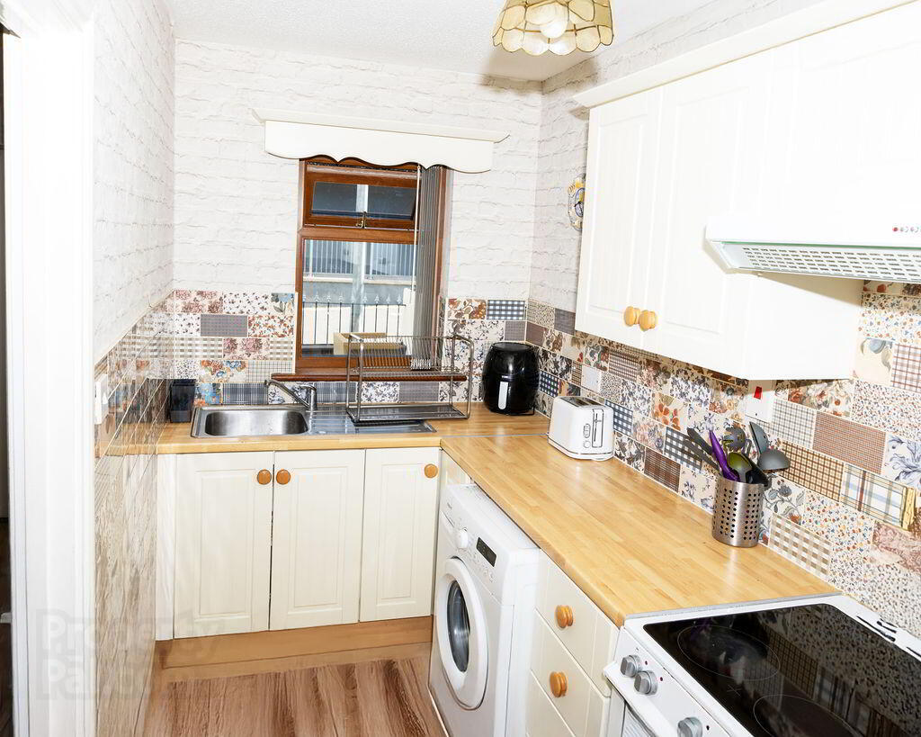 2 Fagans Lane 7 of 16