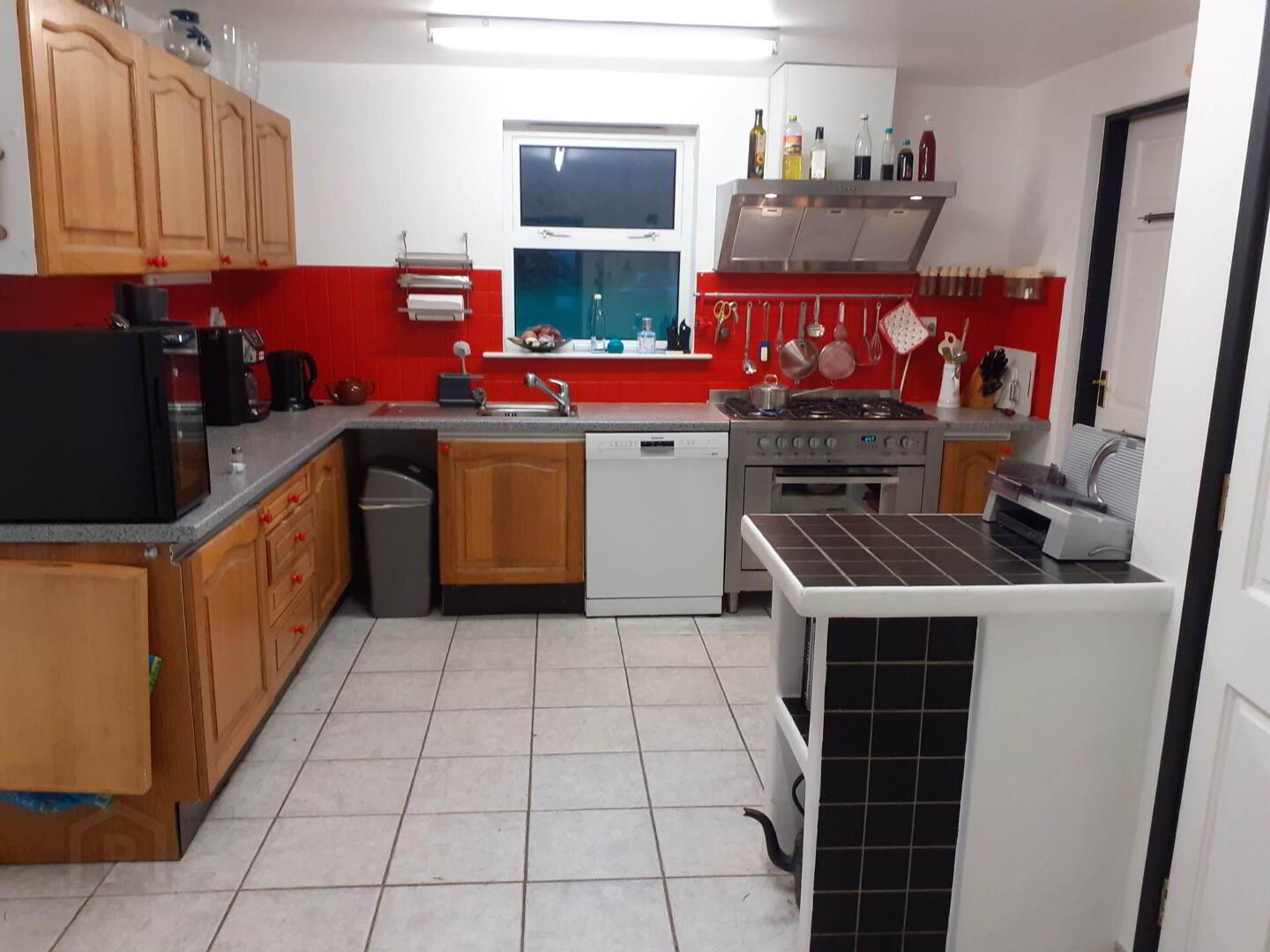 Majos House, Enaughter 6 of 28
