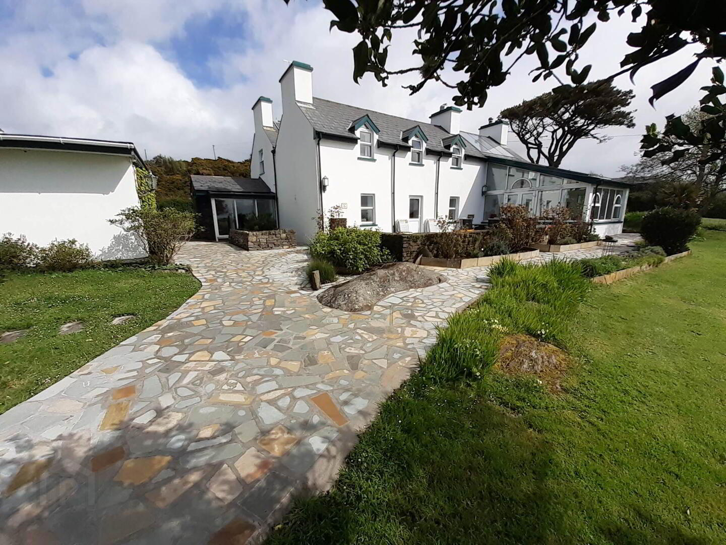 Majos House, Enaughter 4 of 28