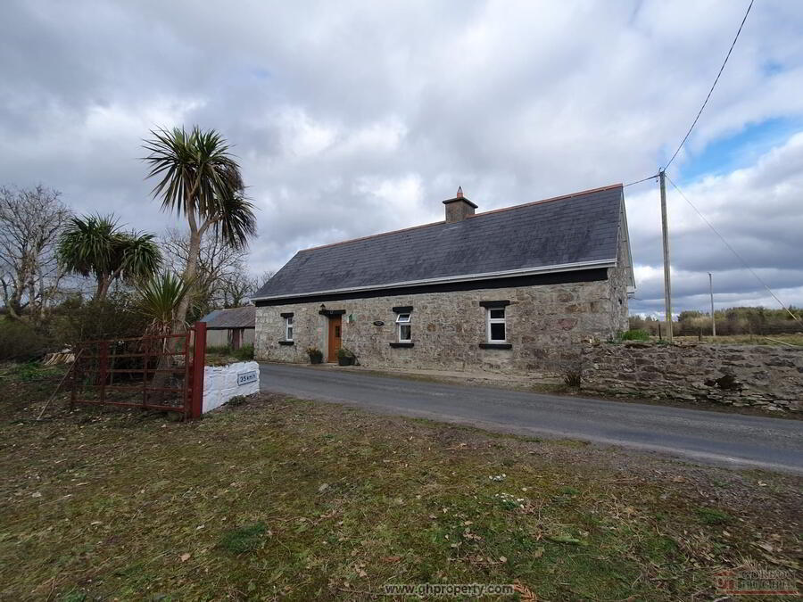 Lime Kiln Cottage 1 of 12