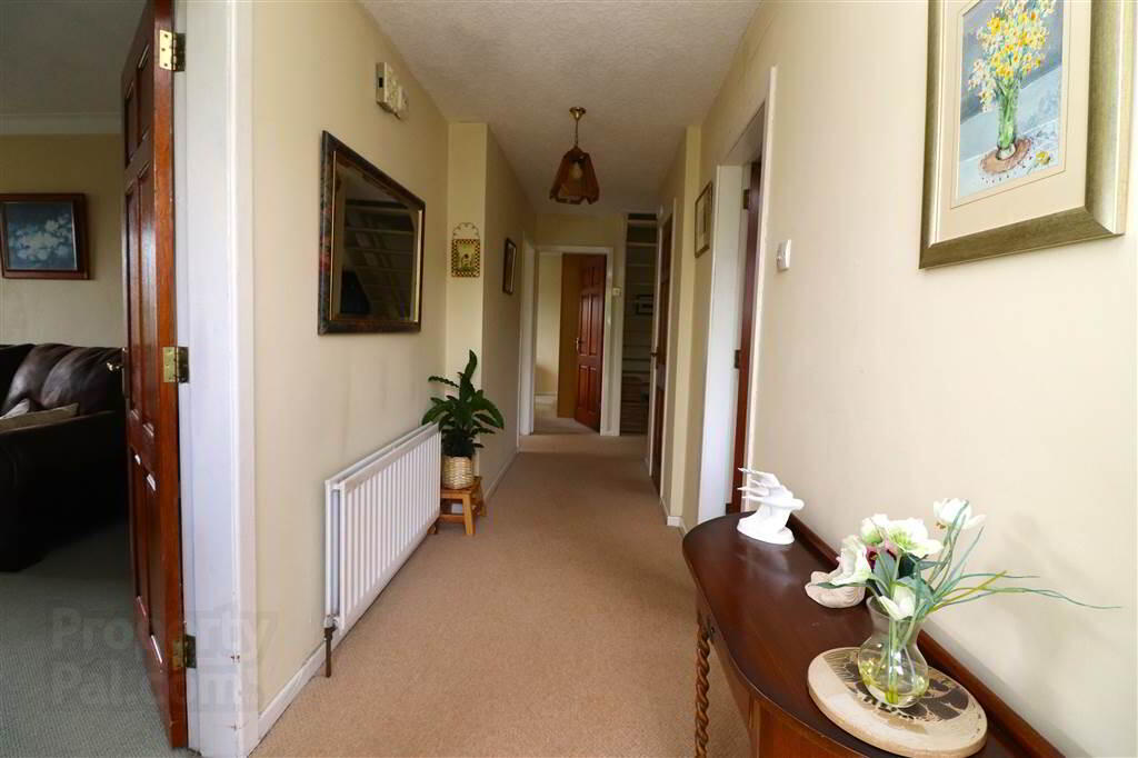 25 Monaville Close 3 of 22