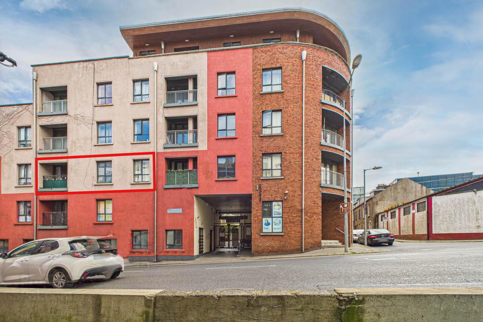 9 Bridgeview Court 1 of 17