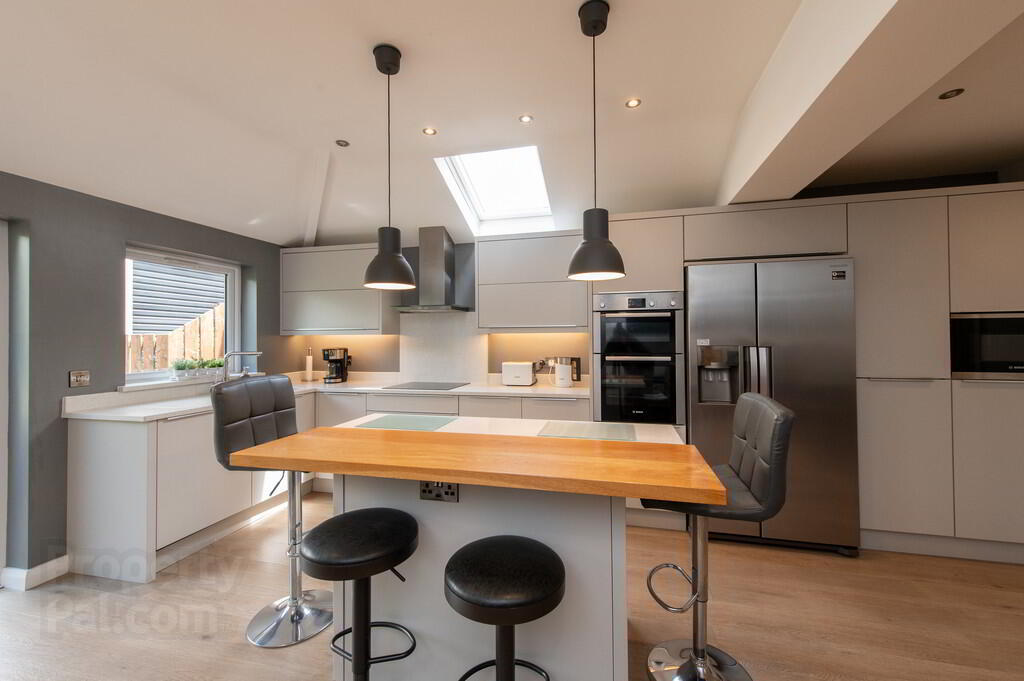 9 Swanston Gardens 7 of 30