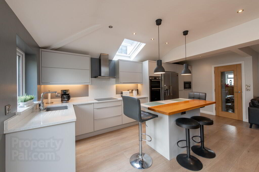 9 Swanston Gardens 6 of 30