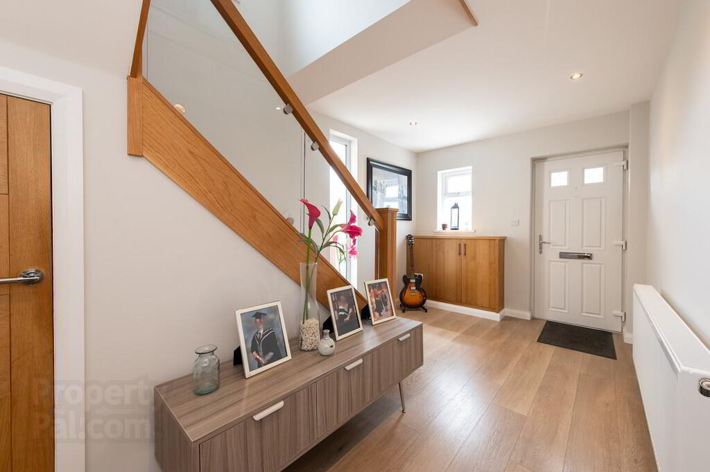 9 Swanston Gardens 3 of 30