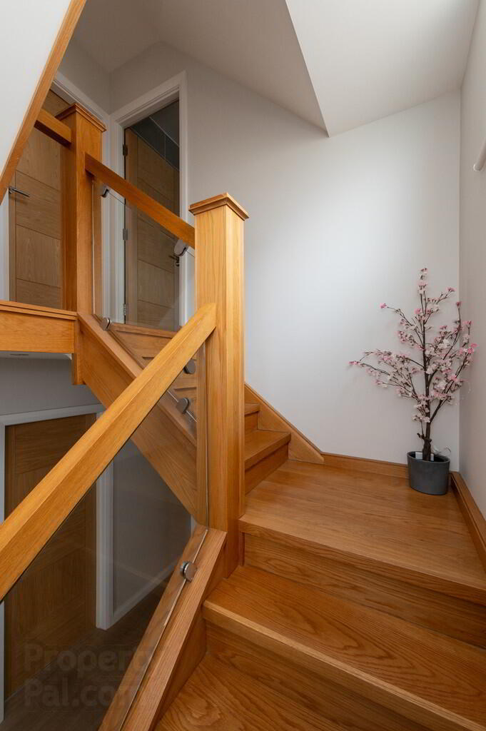 9 Swanston Gardens 24 of 30