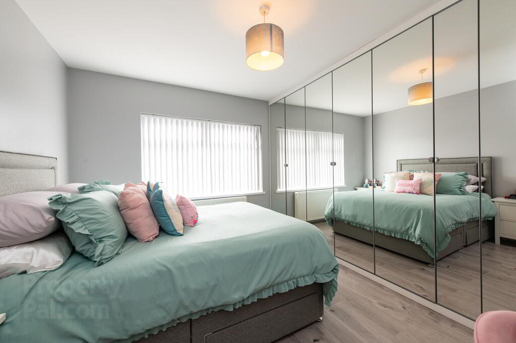 9 Swanston Gardens 19 of 30
