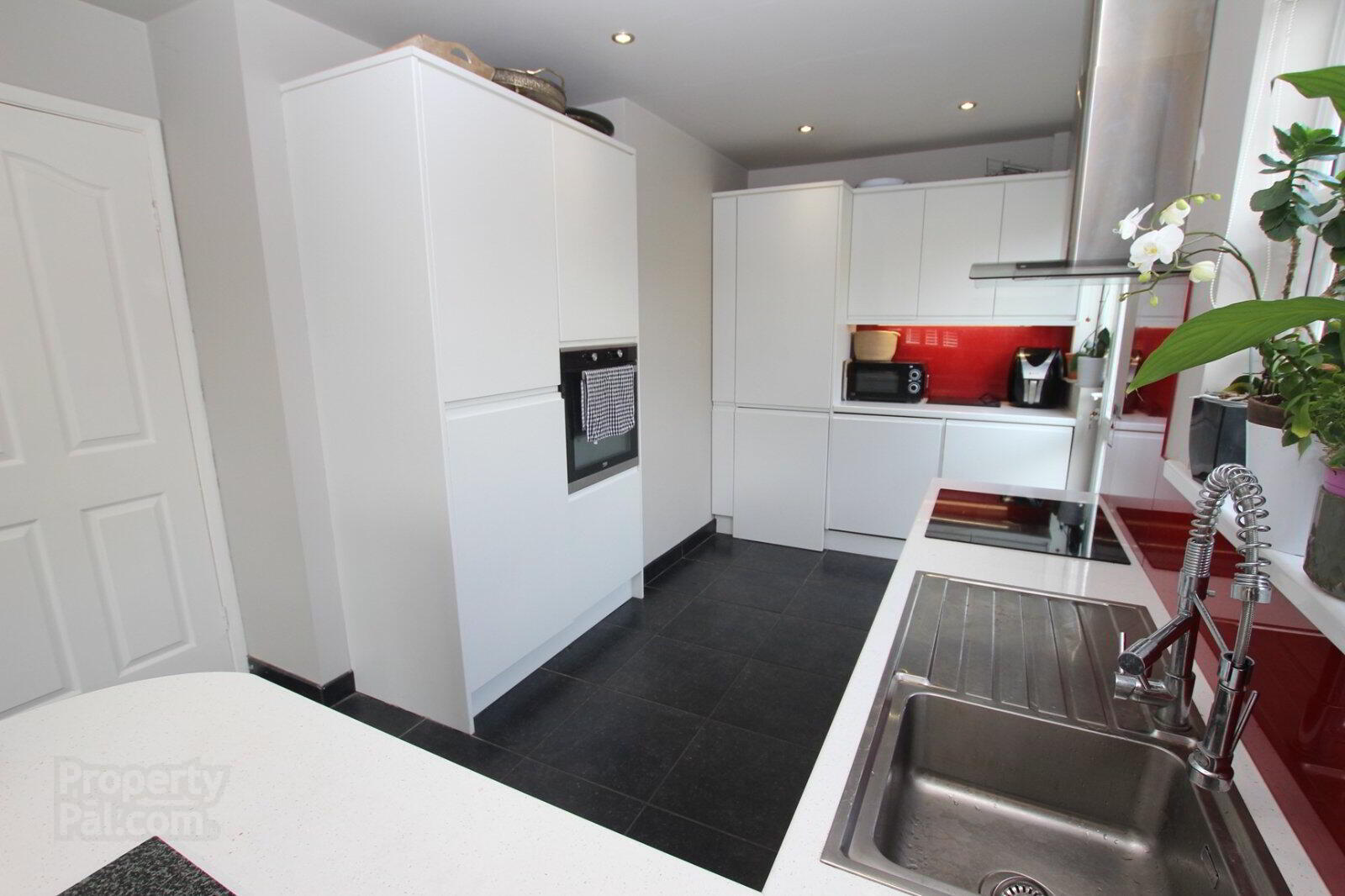 8 Hightown Rise 6 of 17