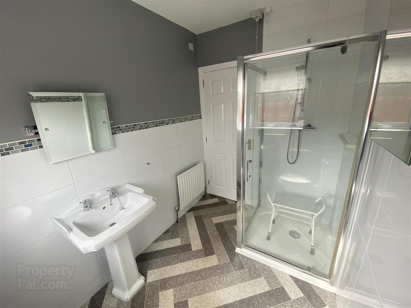 4 Inglewood Manor 18 of 23