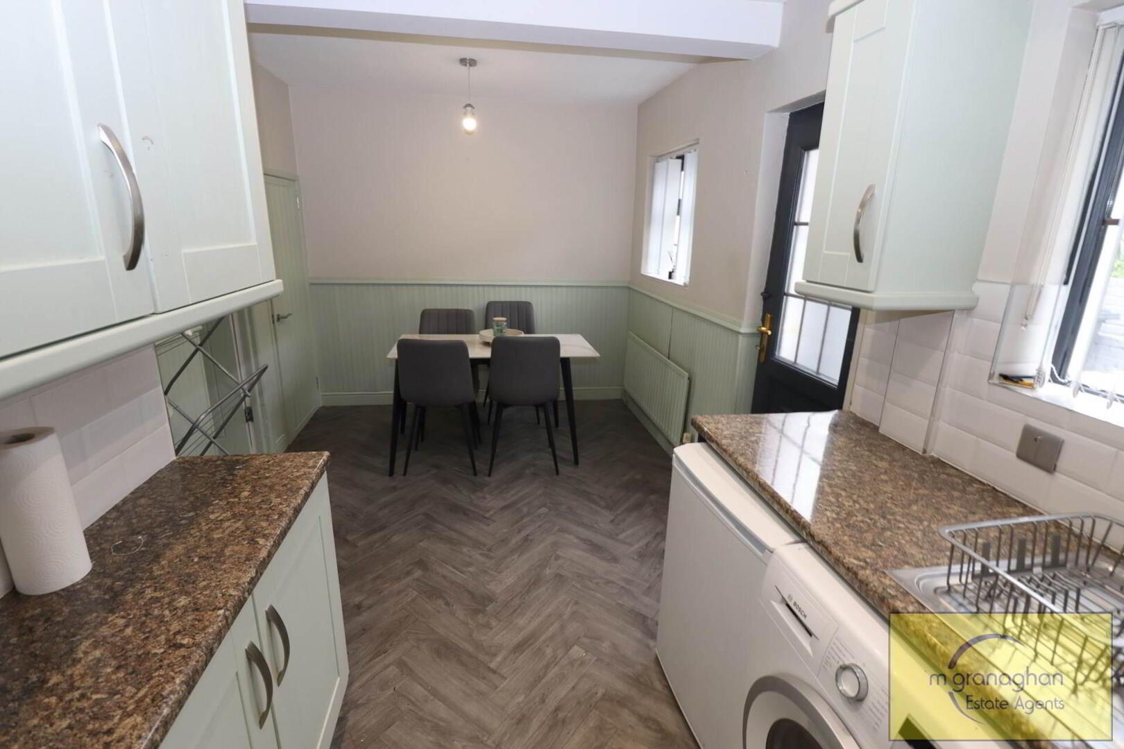 32 Norglen Road 4 of 8