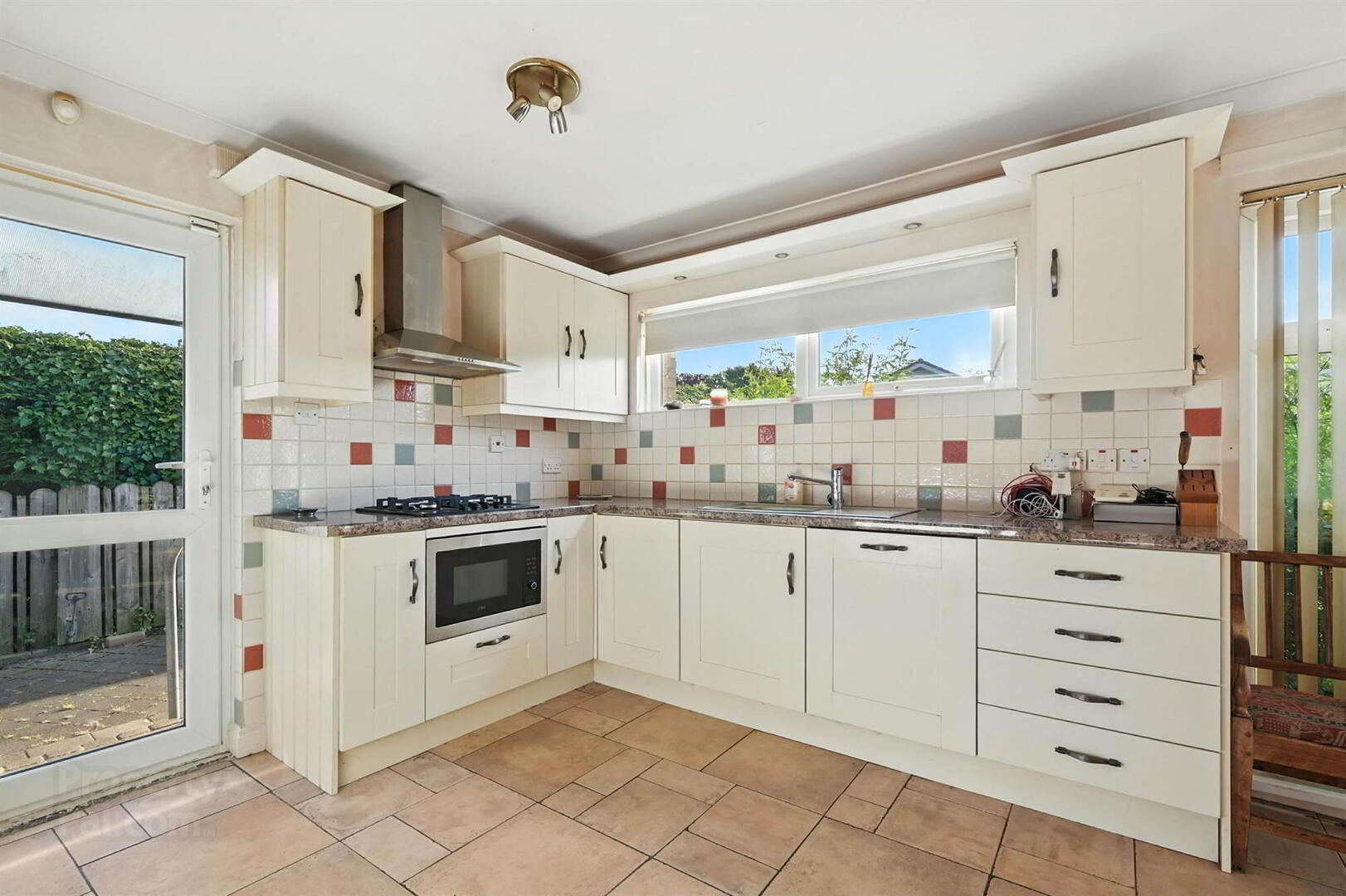 5 Navar Drive 6 of 15
