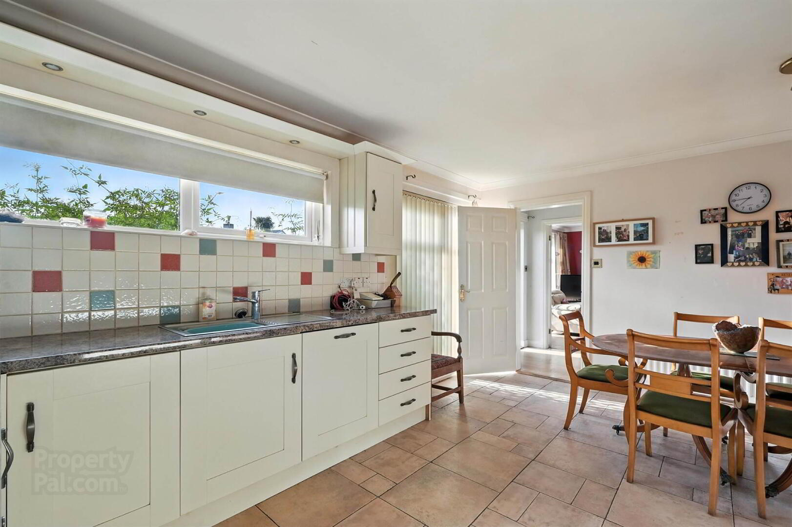 5 Navar Drive 8 of 15