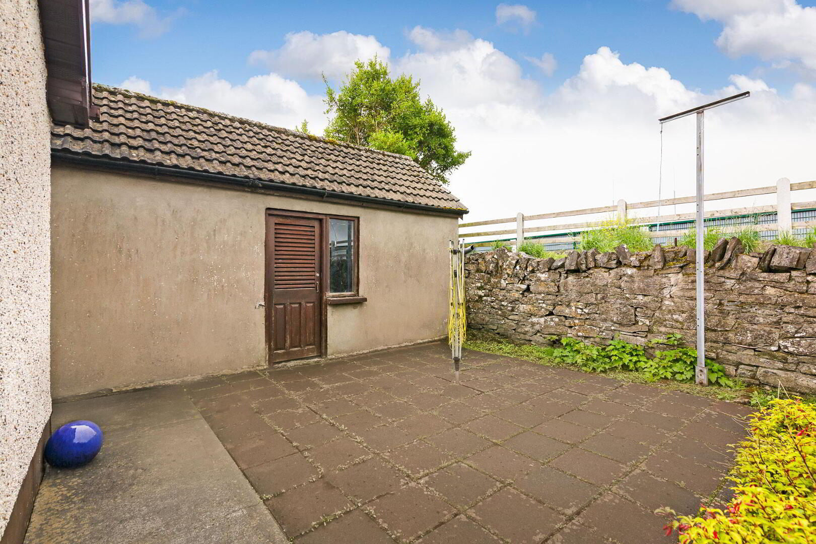 24 Oakfield 16 of 16