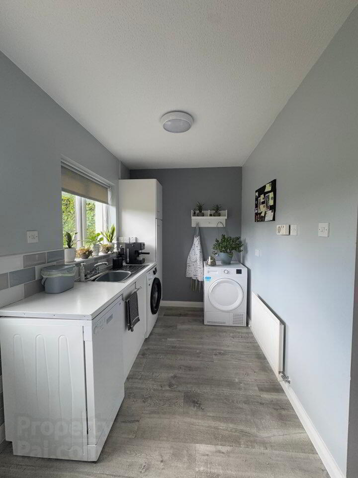3 Downview Crescent 13 of 42