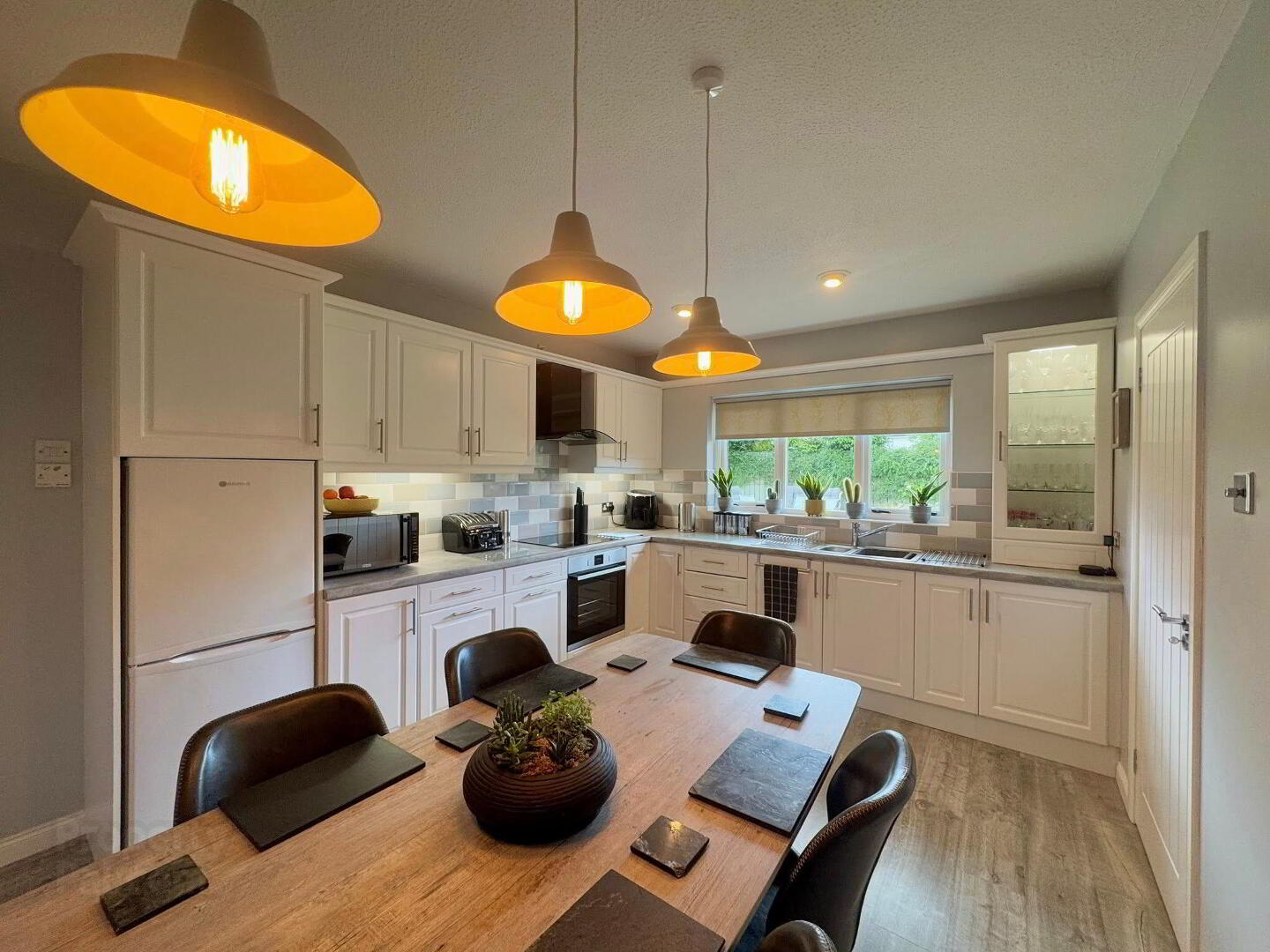 3 Downview Crescent 7 of 42
