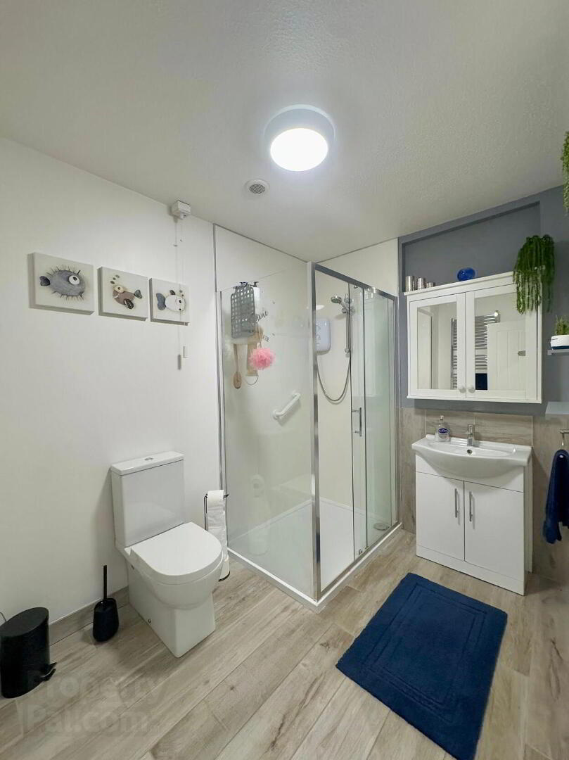 3 Downview Crescent 16 of 42