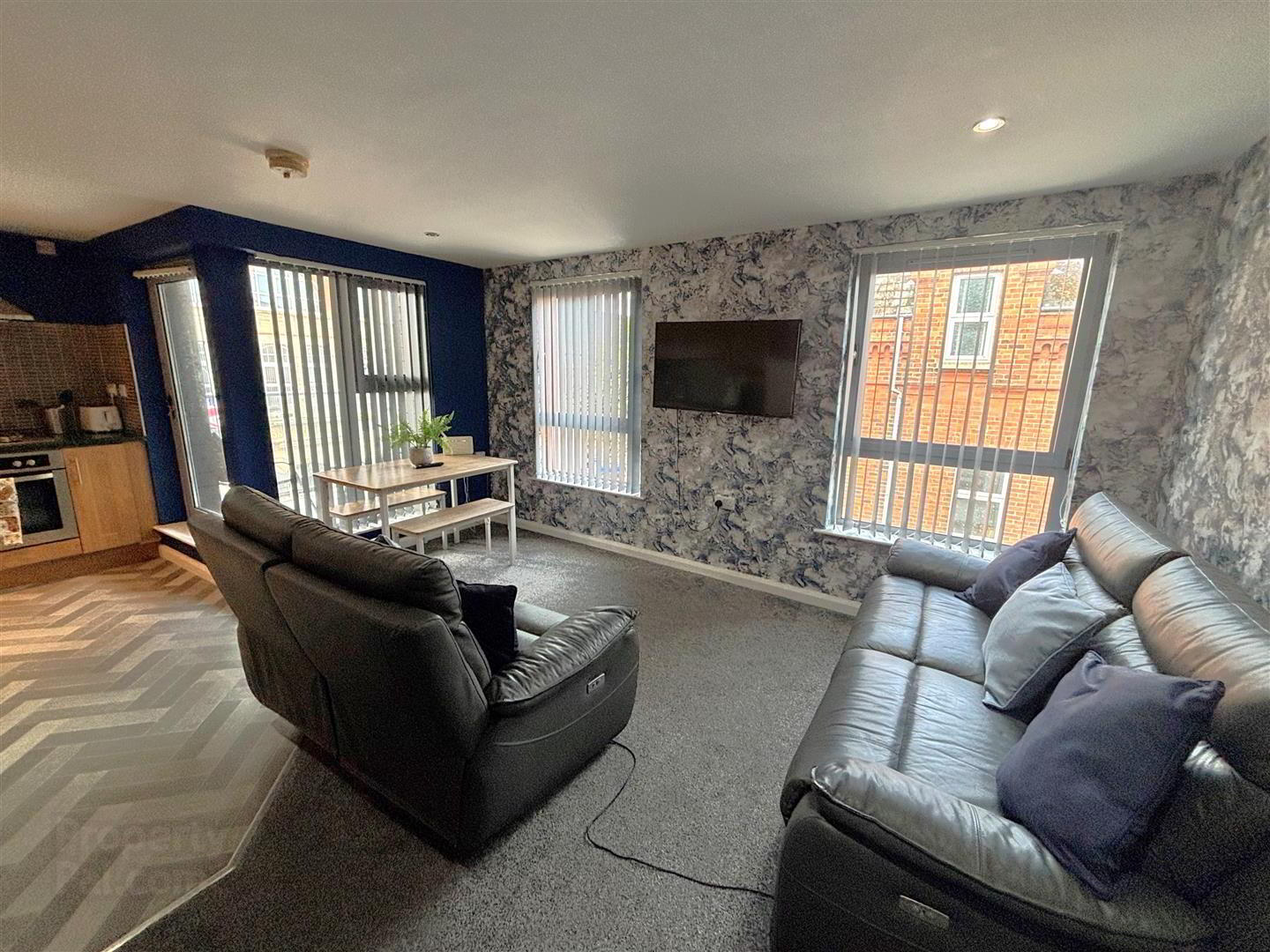 Apt 7, 109 Shankill Road 7 of 20