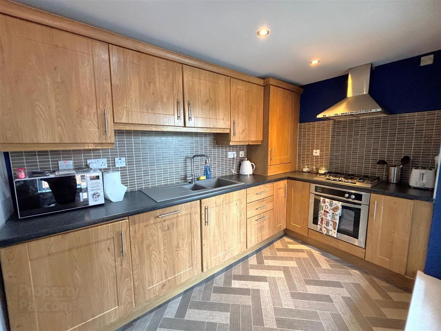 Apt 7, 109 Shankill Road 11 of 20