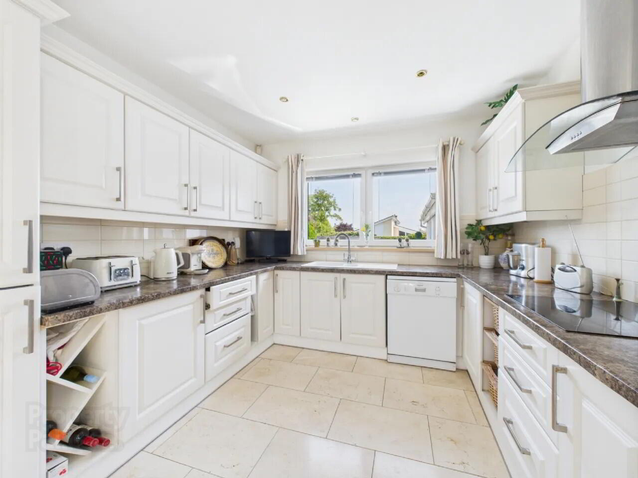 18 Rosewood Drive 3 of 24