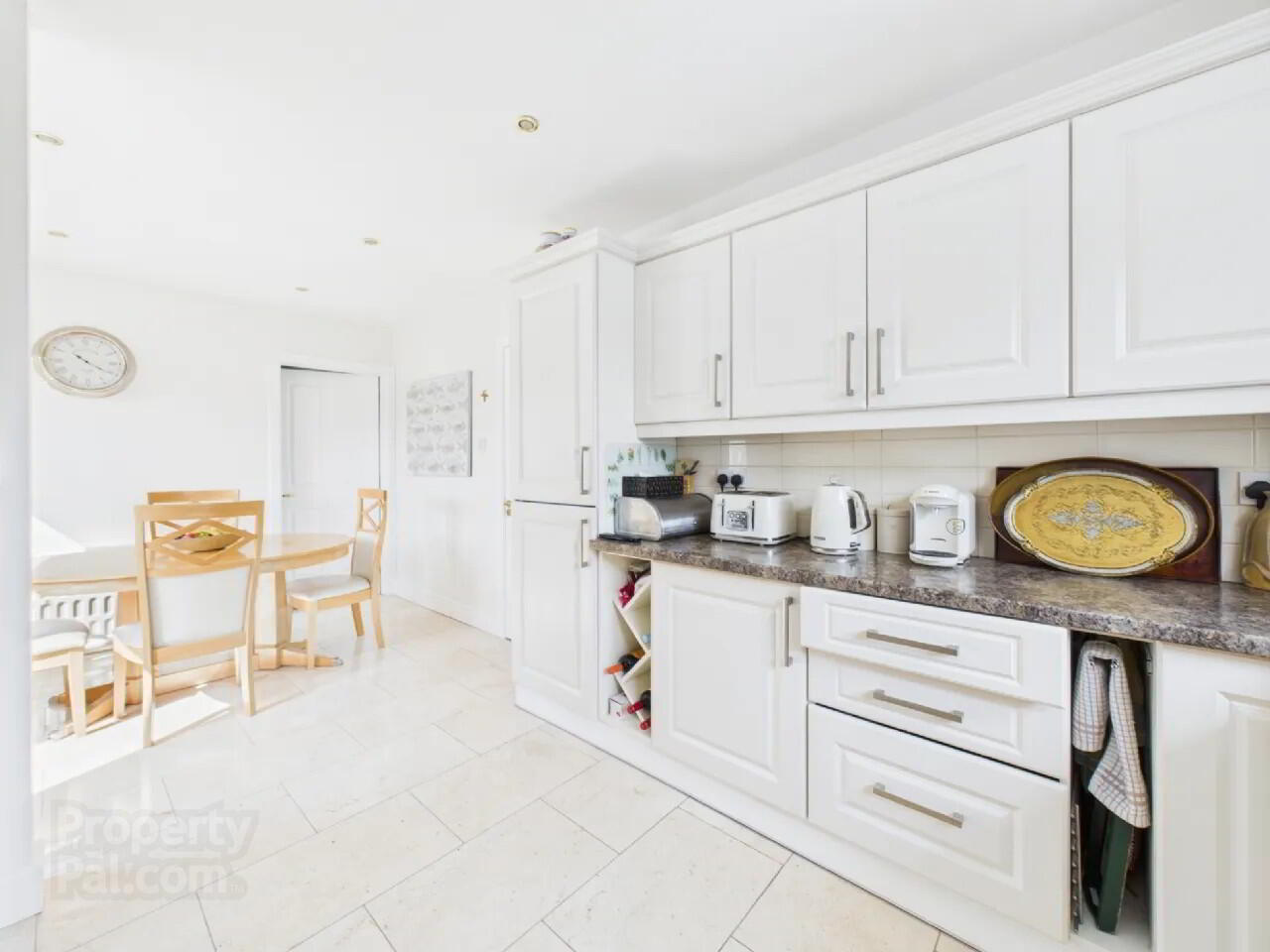 18 Rosewood Drive 4 of 24