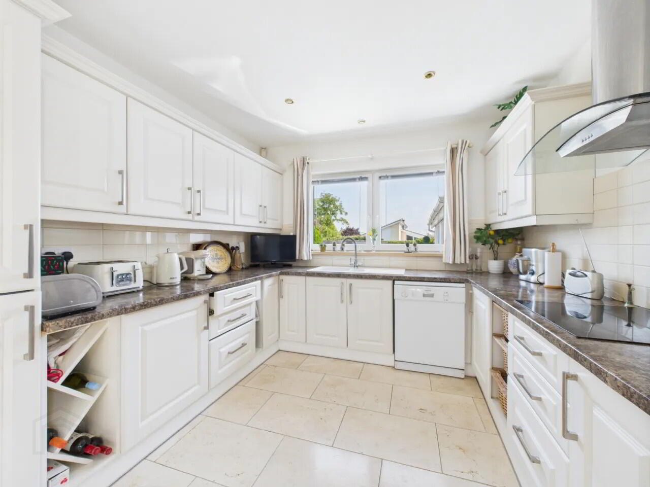 18 Rosewood Drive 3 of 24