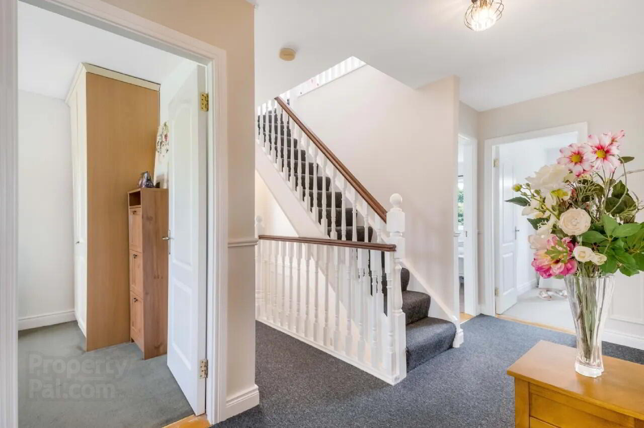 27 Priory Gate 3 of 20