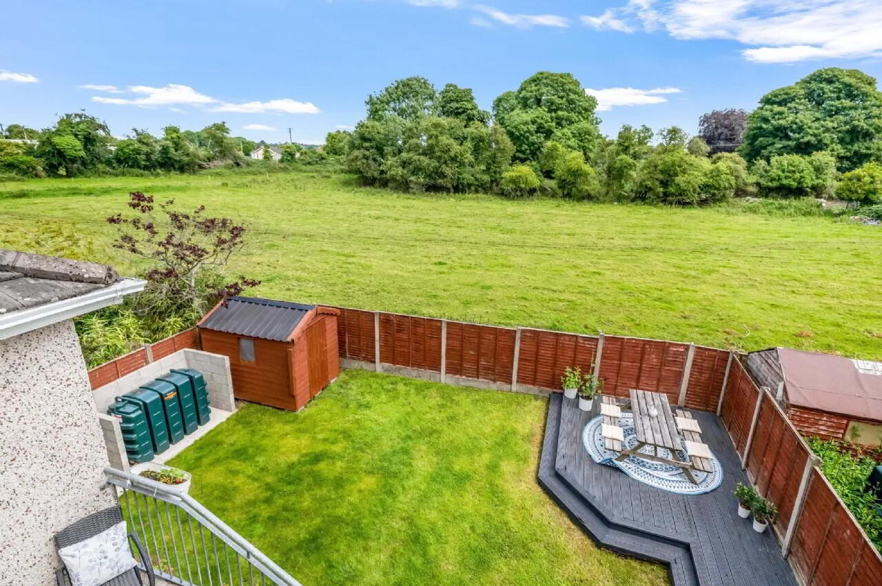 27 Priory Gate 23 of 25