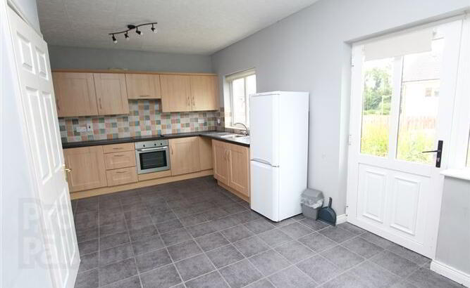 15 Scotshouse Close 3 of 17