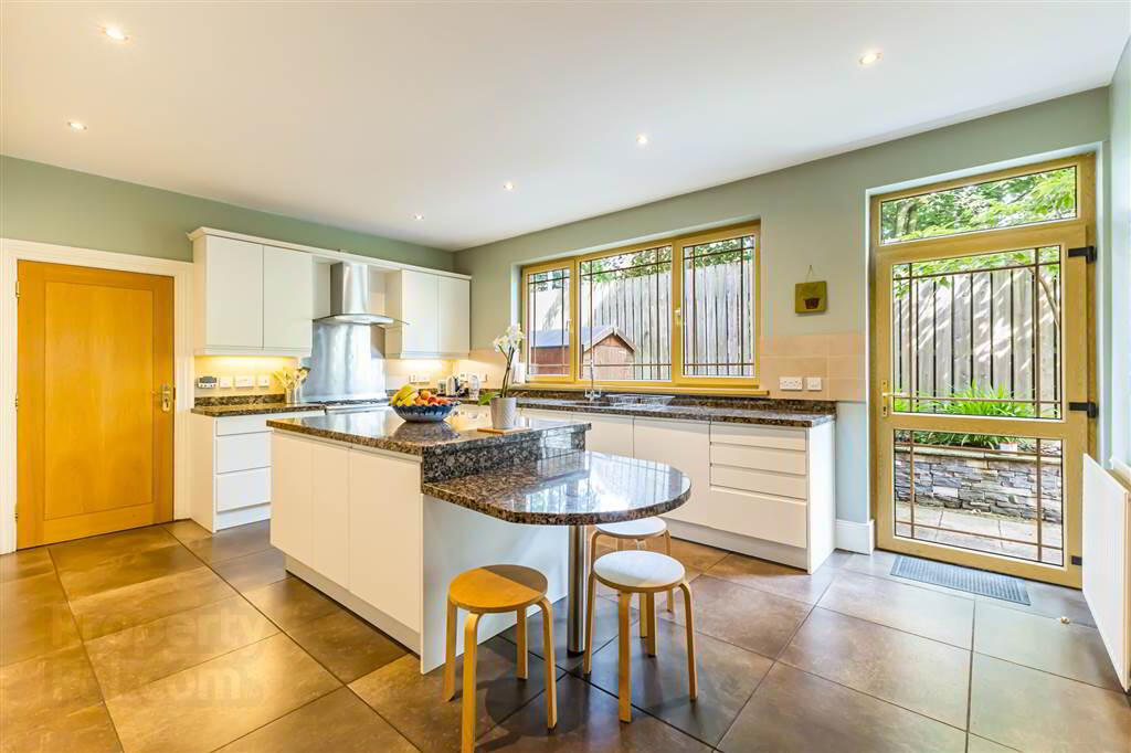 27a Deramore Park 7 of 33