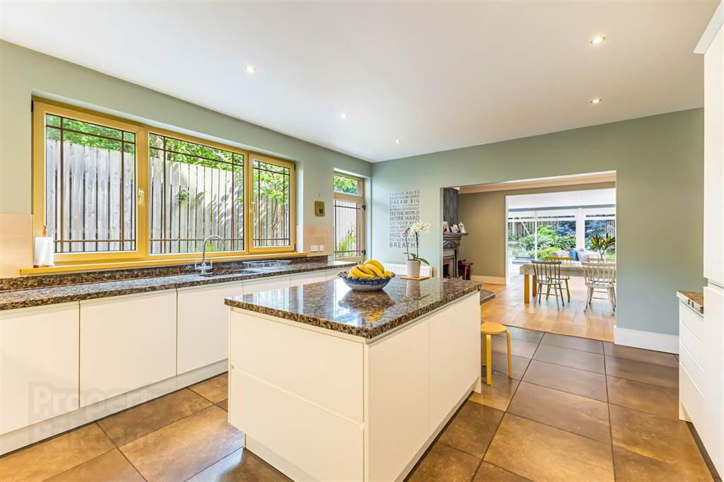 27a Deramore Park 8 of 33