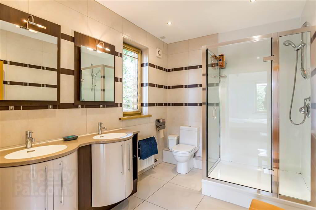 27a Deramore Park 18 of 33