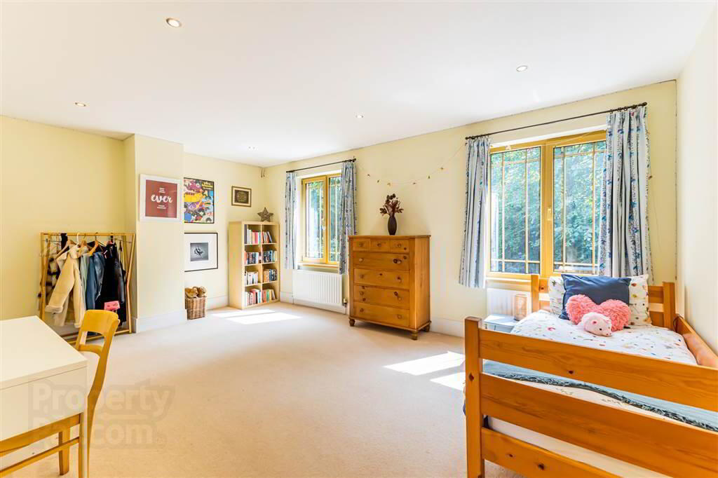 27a Deramore Park 20 of 33