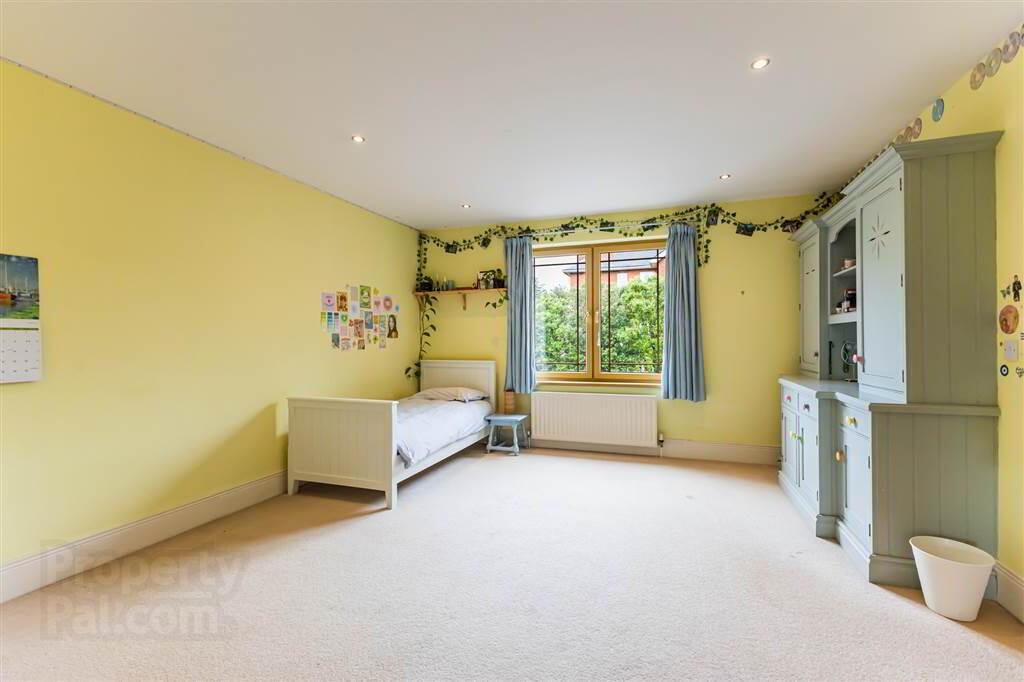 27a Deramore Park 22 of 33