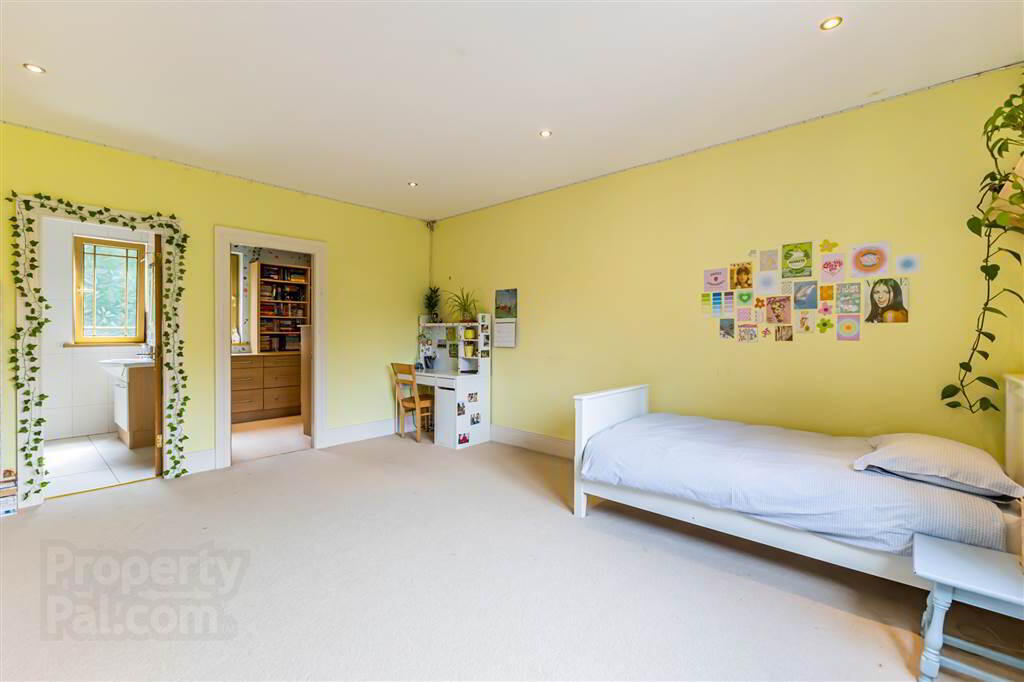 27a Deramore Park 23 of 33