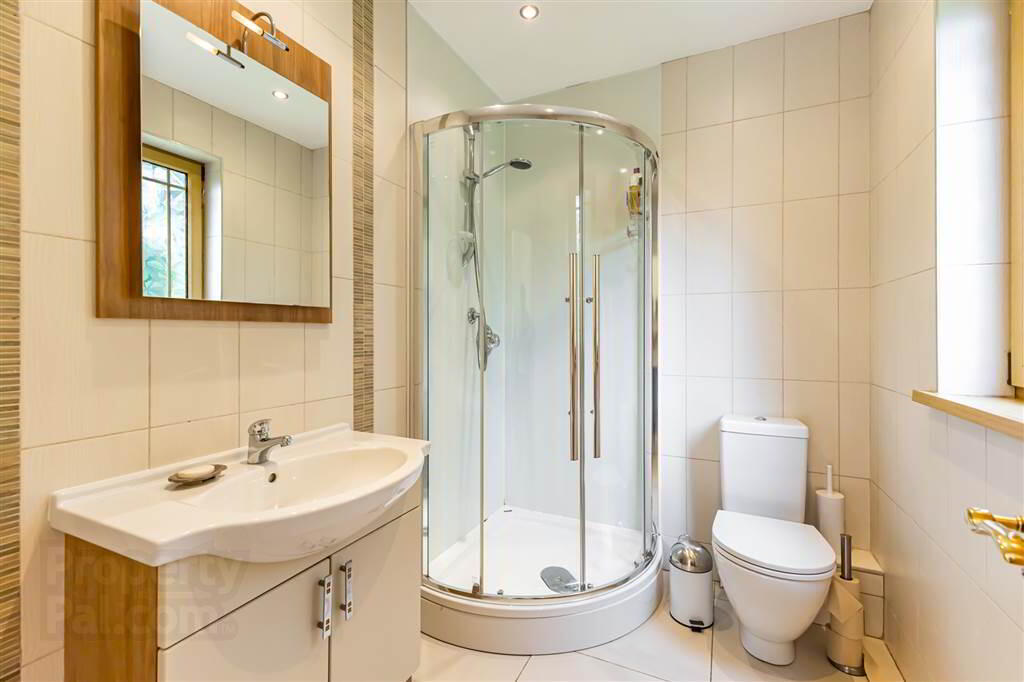 27a Deramore Park 21 of 33