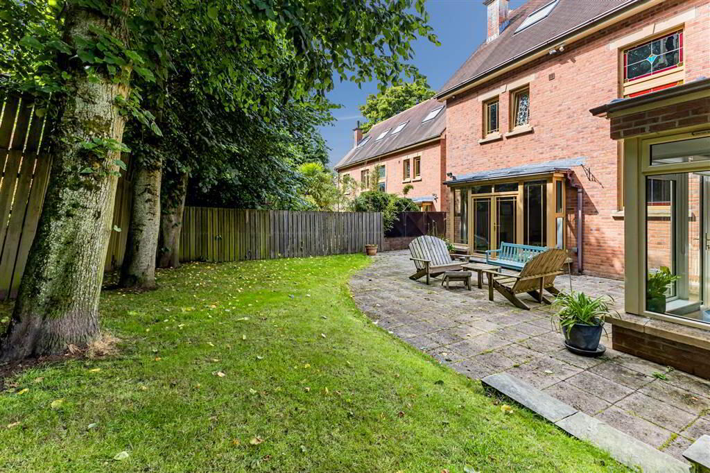 27a Deramore Park 33 of 33