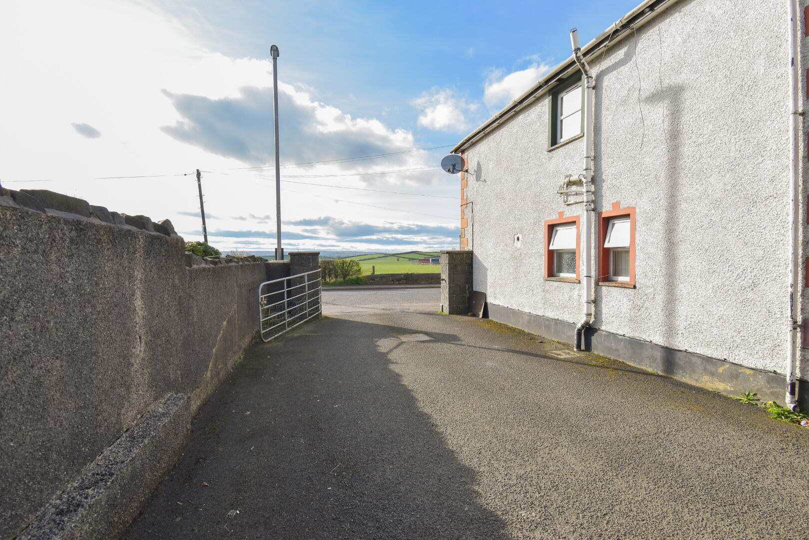 4x Flats, Yard & House, 30a, 30b, 30c, 32a, 32b Ballycregagh Road 4 of 4