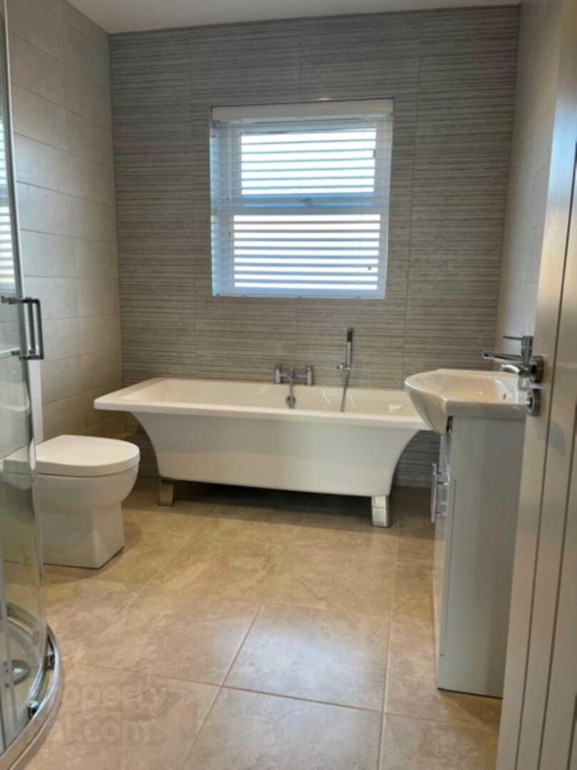 42 Bachelors Park 17 of 21