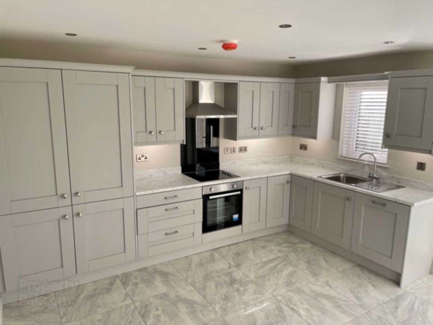 42 Bachelors Park 6 of 21