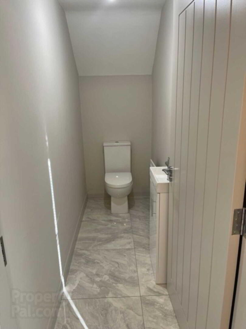 42 Bachelors Park 10 of 21