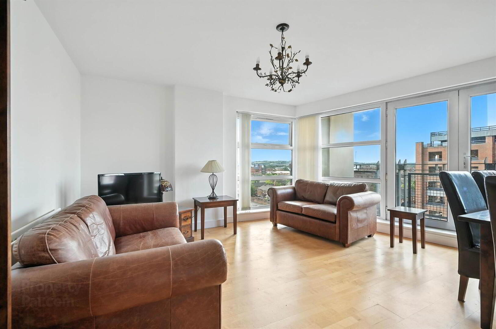 Apt 404 Park Avenue, 12 Bankmore Street 3 of 14