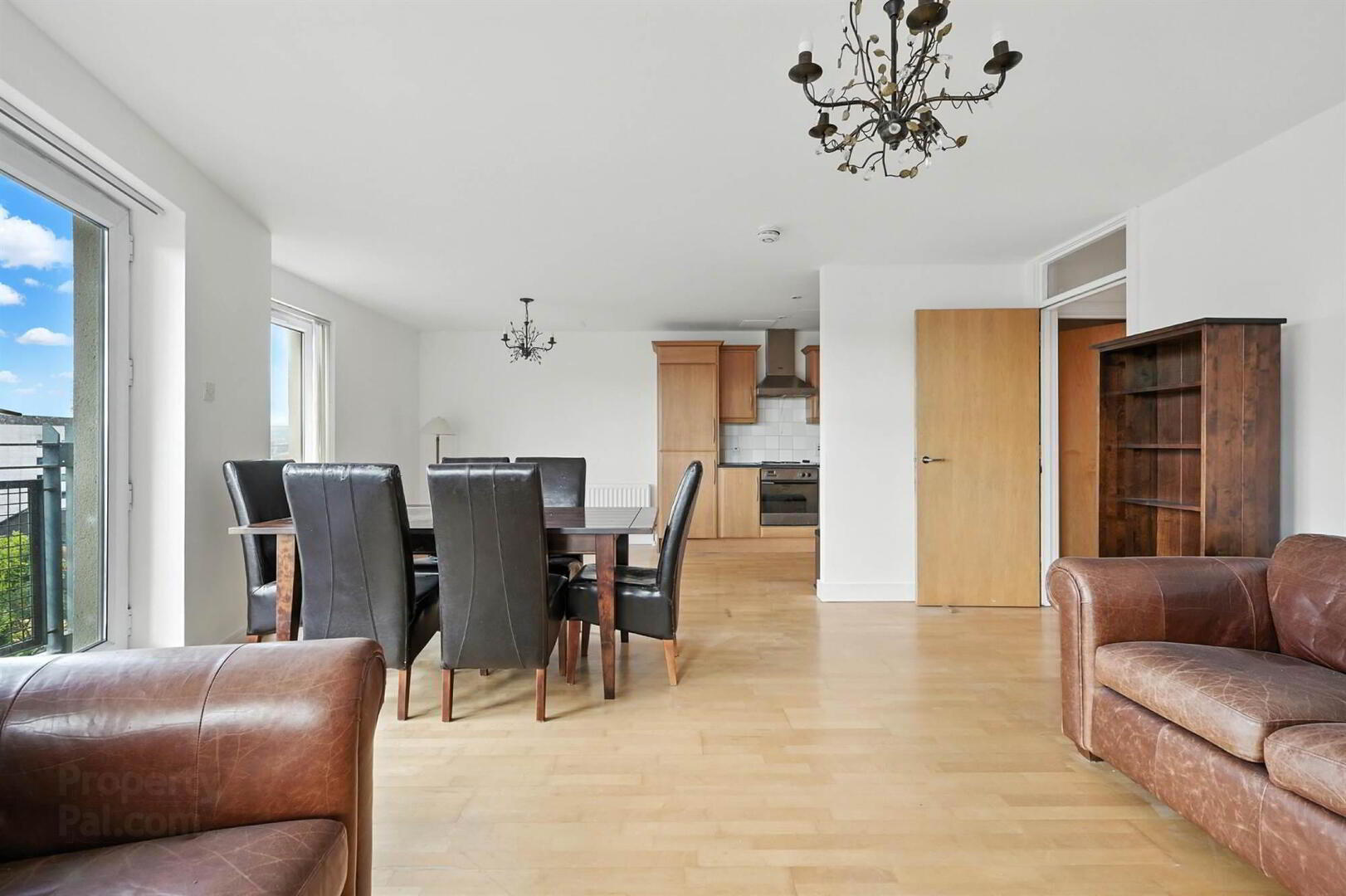 Apt 404 Park Avenue, 12 Bankmore Street 4 of 14