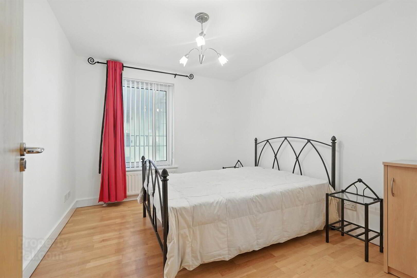 Apt 404 Park Avenue, 12 Bankmore Street 9 of 14