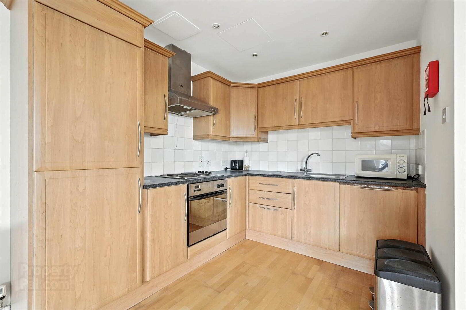 Apt 404 Park Avenue, 12 Bankmore Street 7 of 14
