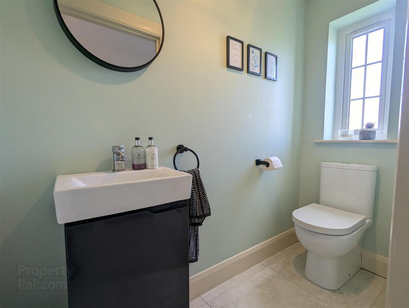 2 Forde Gardens 3 of 20
