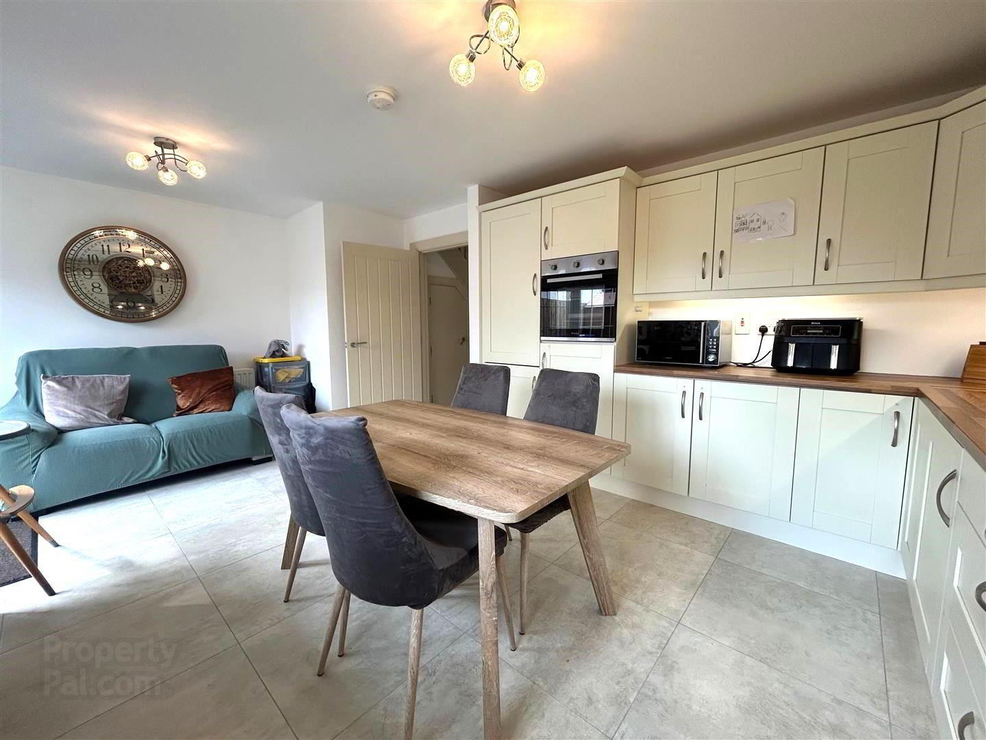 2 Forde Gardens 7 of 20