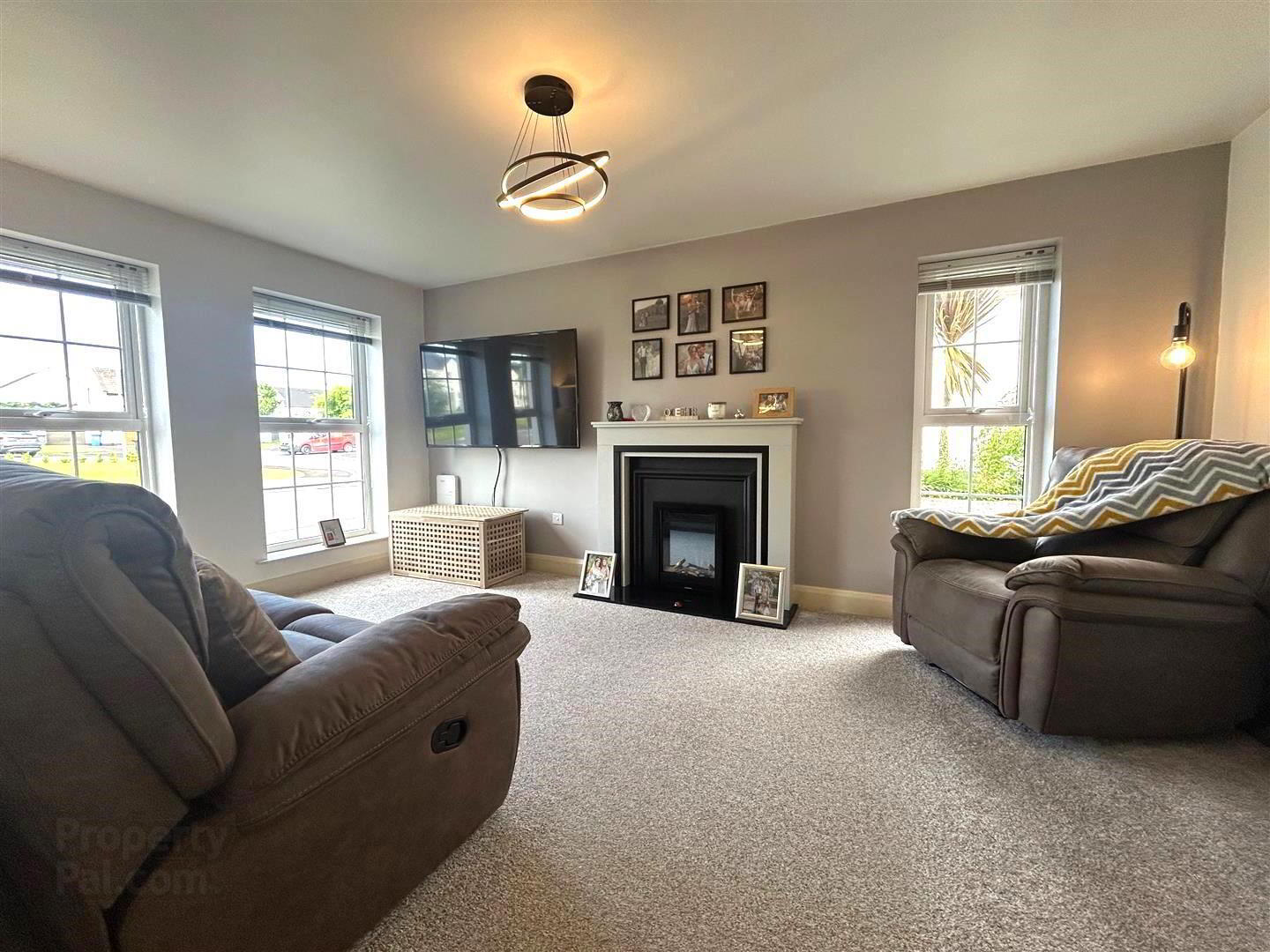 2 Forde Gardens 4 of 20